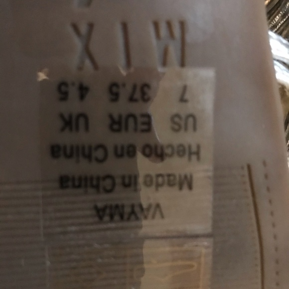 Fun! Vayma Flat Sandal - Picture 5 of 5